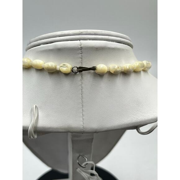 Vintage Natural Mother of Pearl Oval Bead Necklace Lustrous Shell Jewelry Boho - Picture 3 of 9